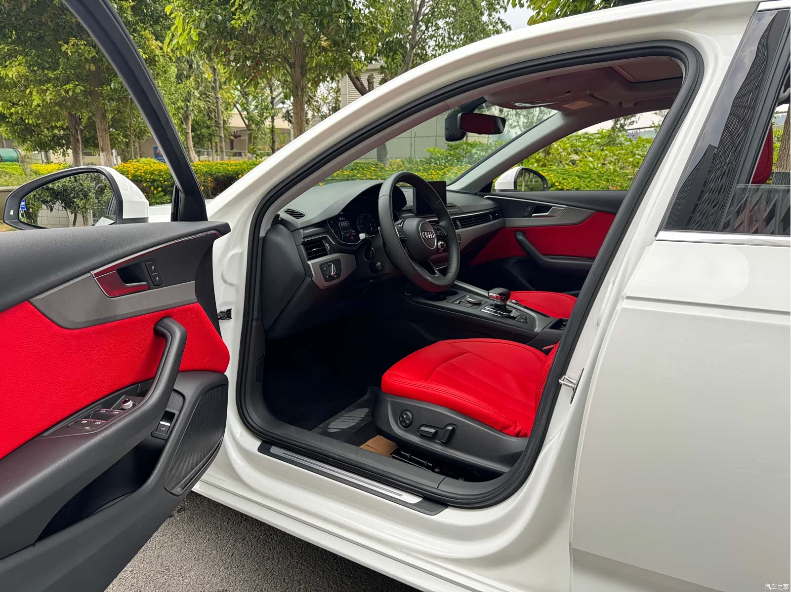 Audi A4L, 2019 21