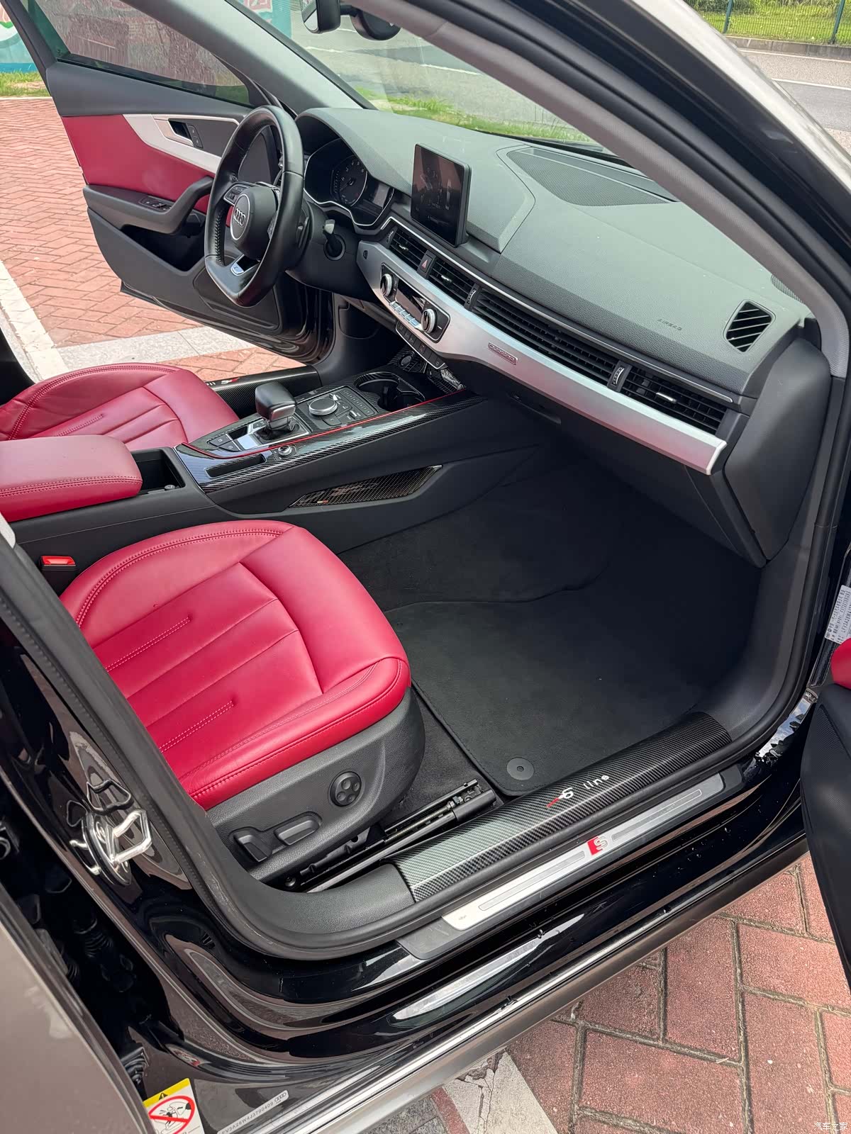 Audi A4L, 2019 7