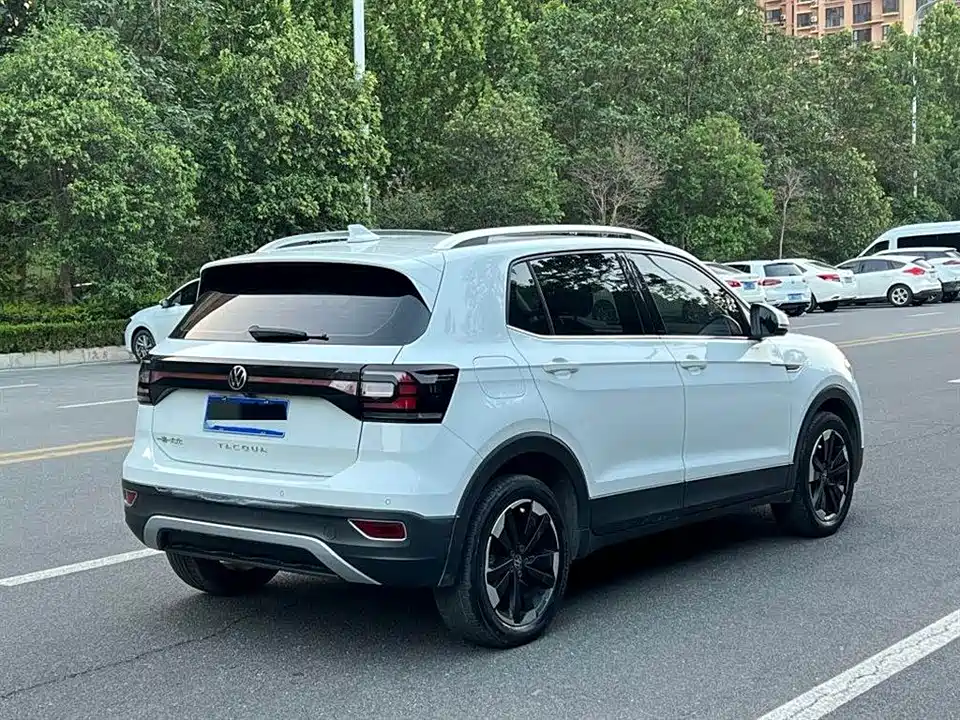 Volkswagen Exploring the shadow
