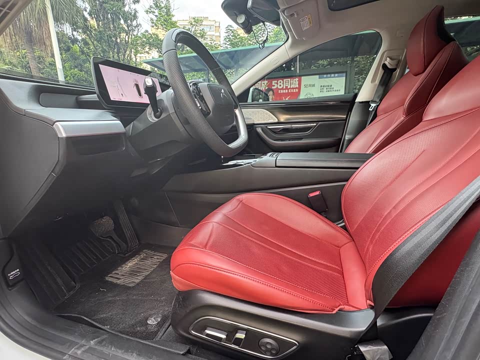 XPENG P7