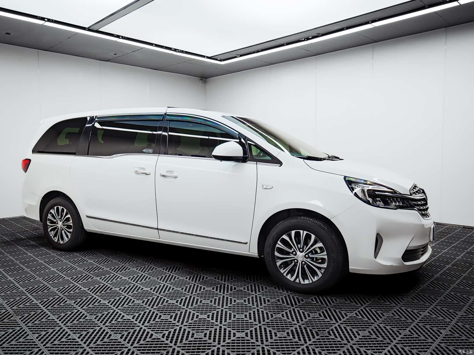 Buick GL8, 2022 все фото