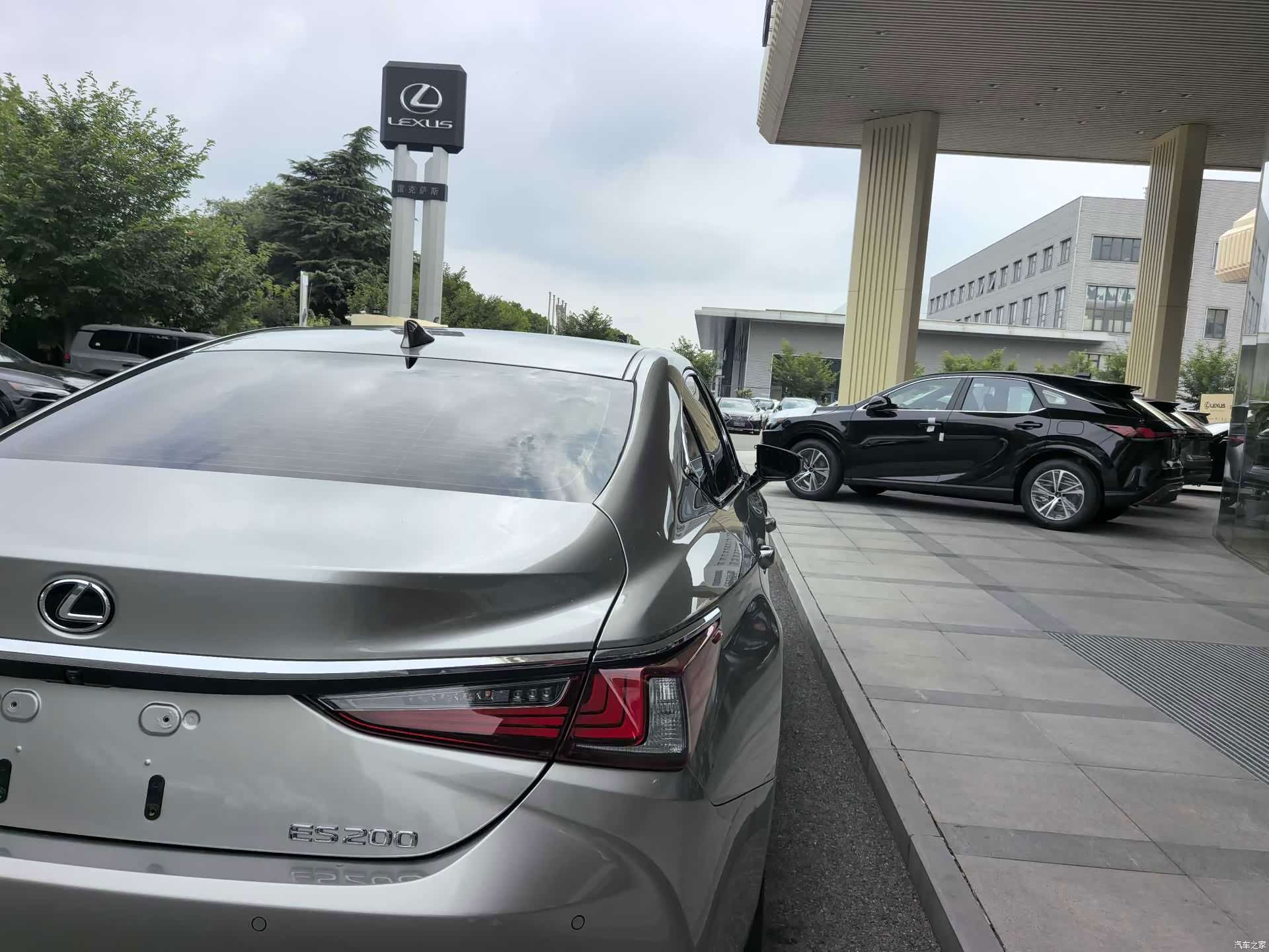 Lexus ES, 2024 8
