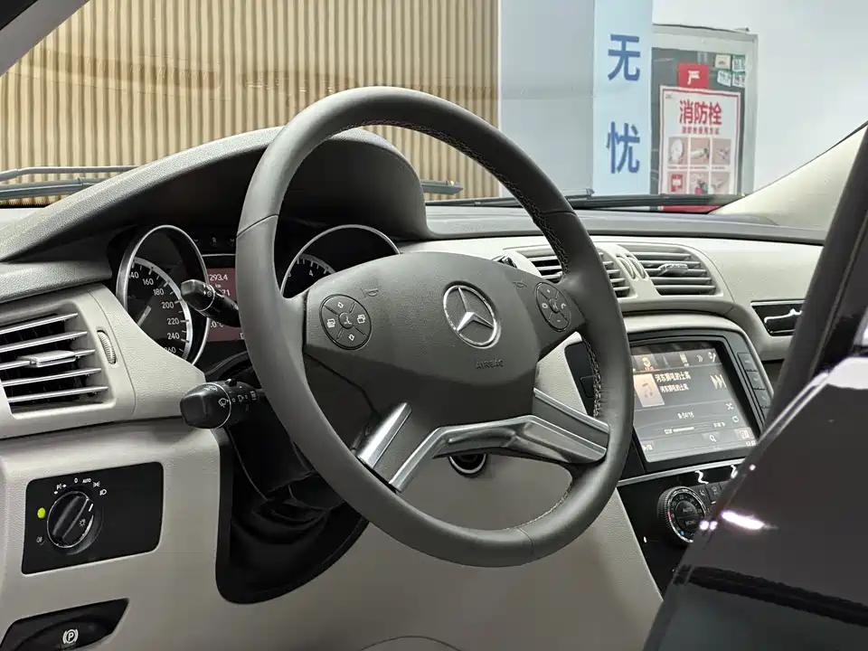 Mercedes-Benz R-class