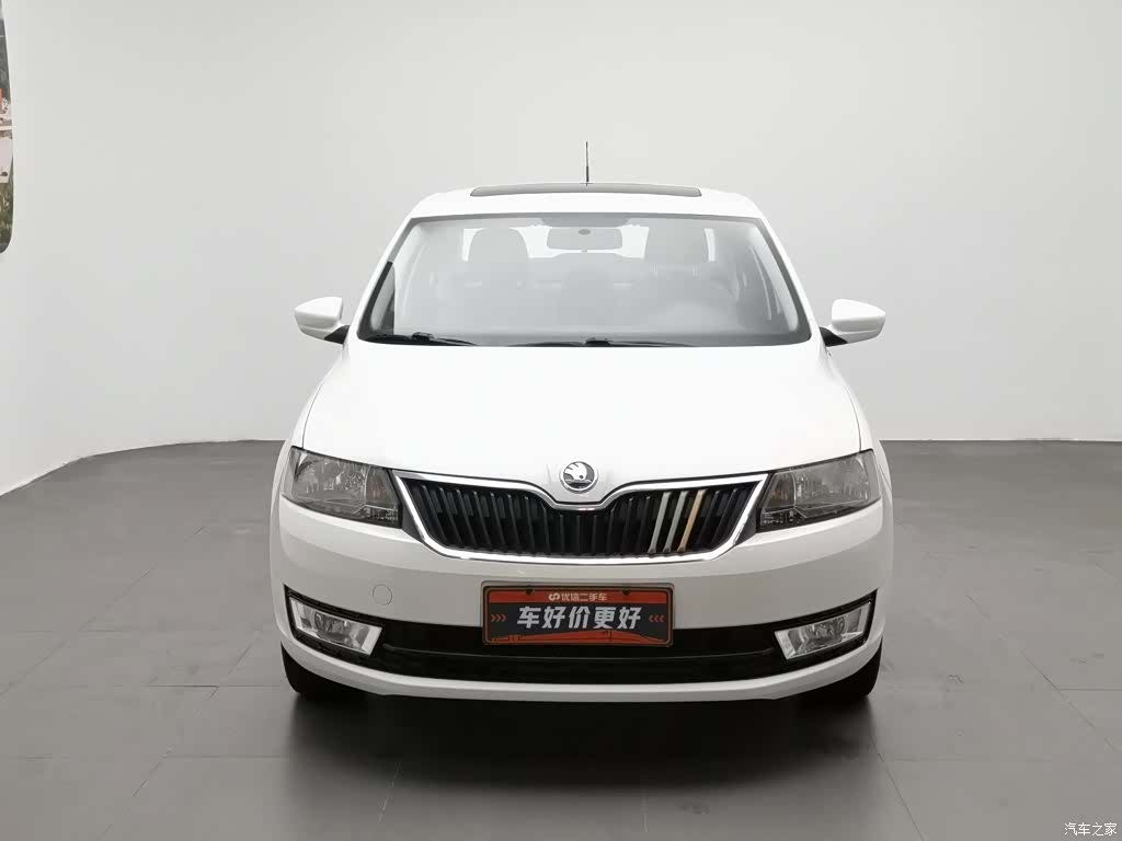 Skoda Rapid, 2014 3