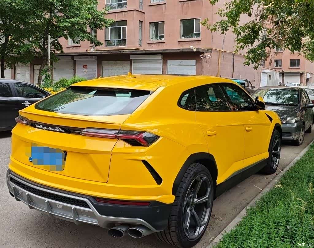 Lamborghini Urus, 2023 все фото