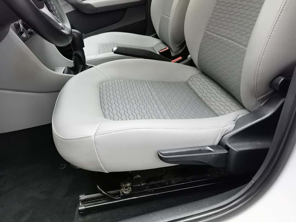 Skoda Rapid, 2014 20