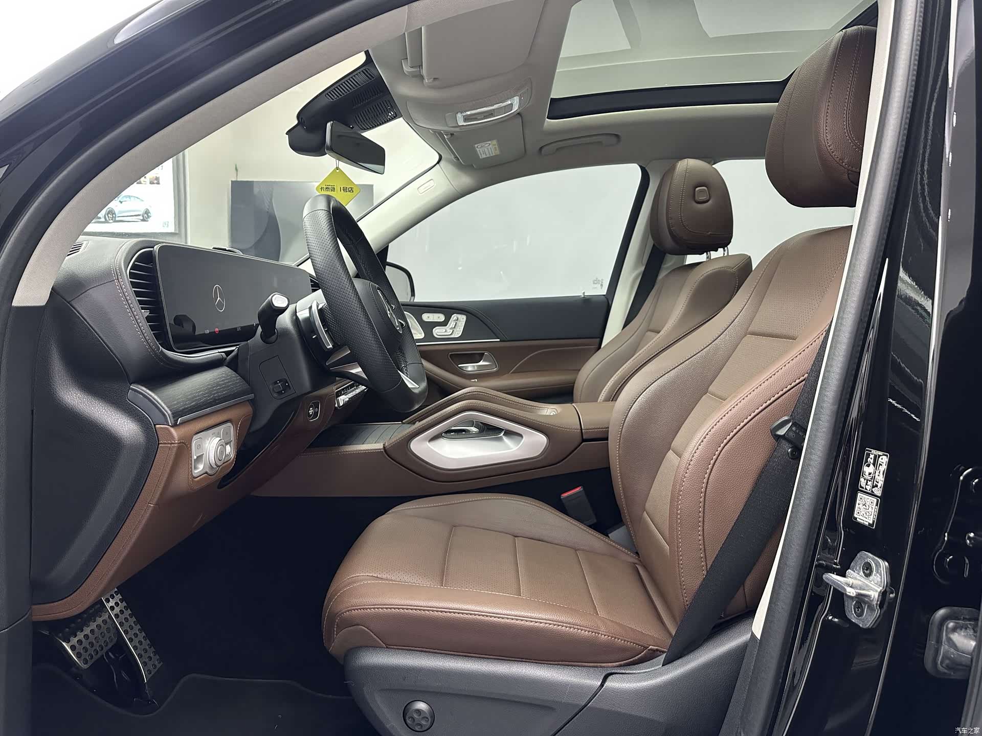 Mercedes-Benz GLS, 2024 10
