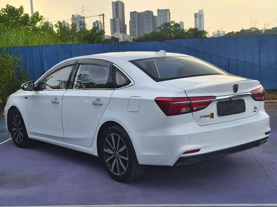 Roewe i6