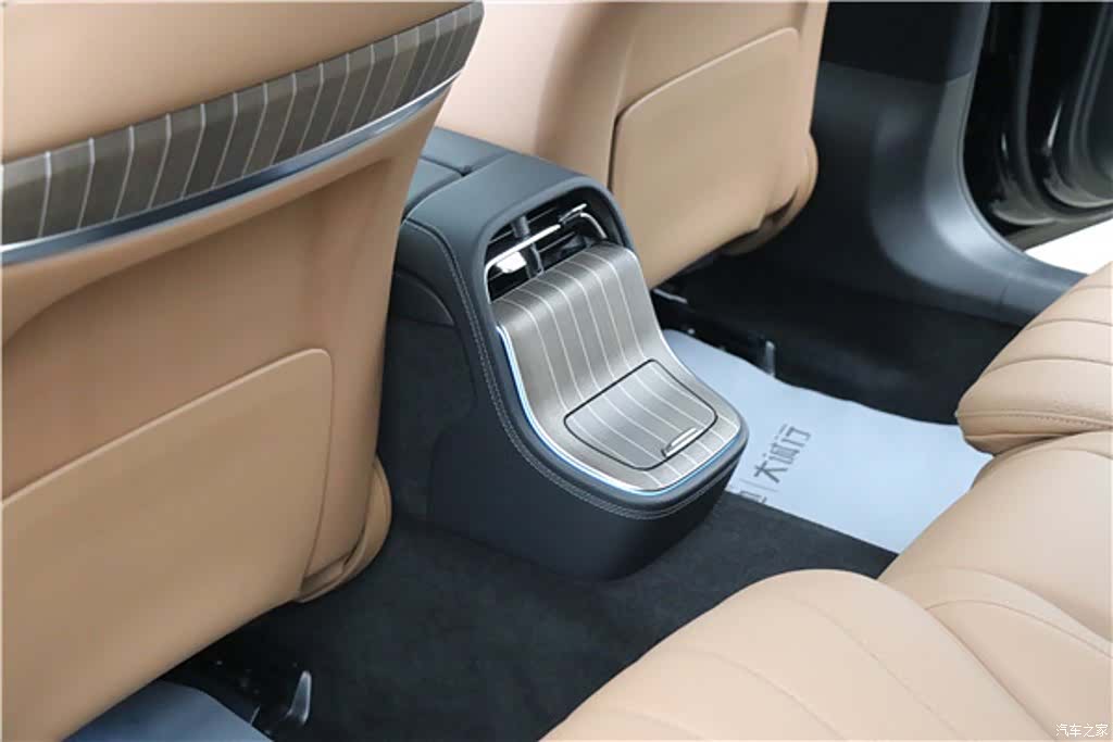 Mercedes-Benz E-Class, 2026 30