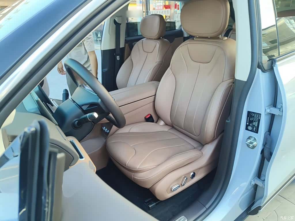 Leapmotor C11, 2025 15