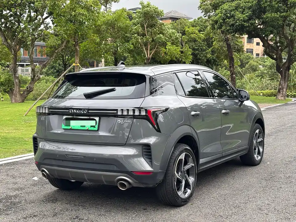 Lynk & Co 06 EM-P