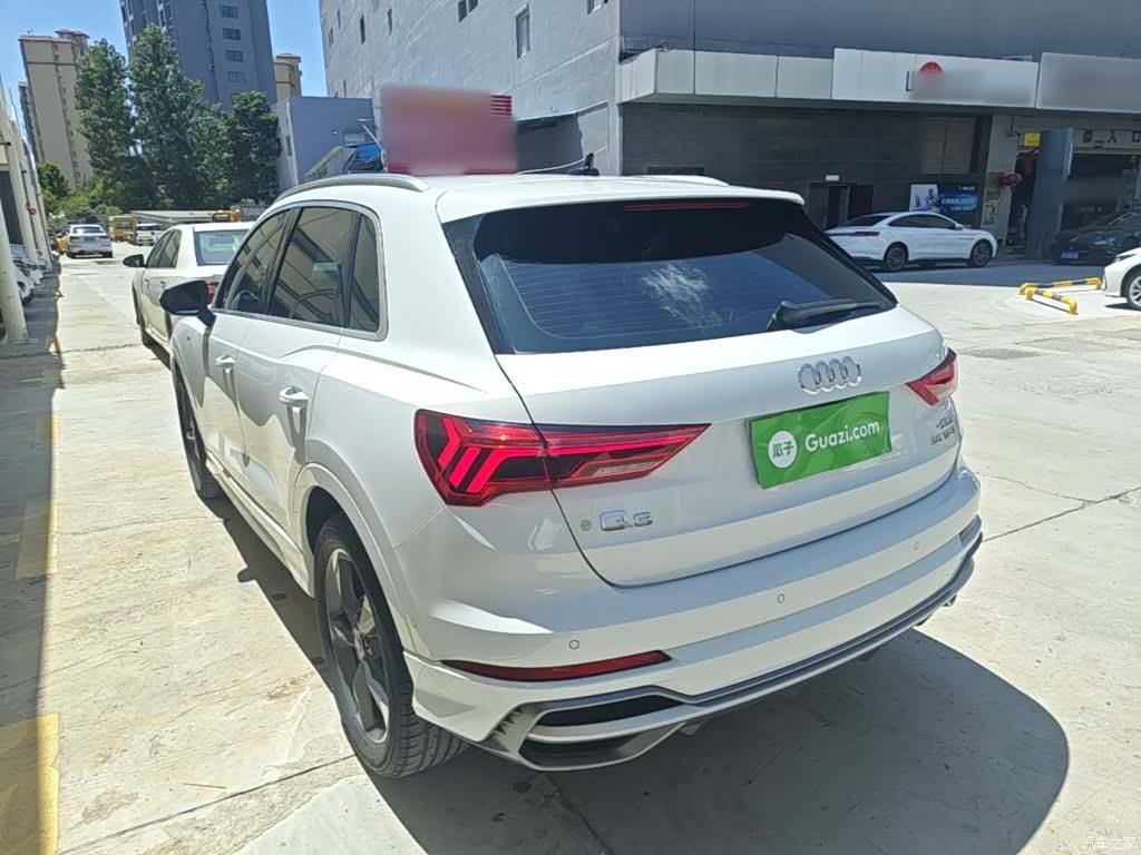 Audi Q3, 2022 все фото