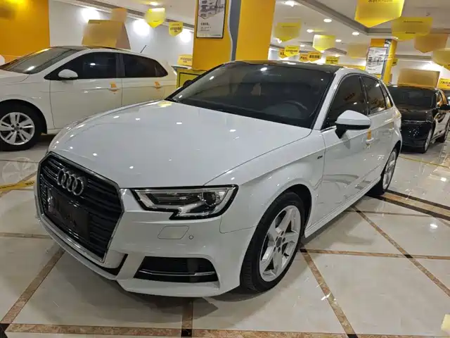 Audi A3 2018 — купить из Китая под заказ