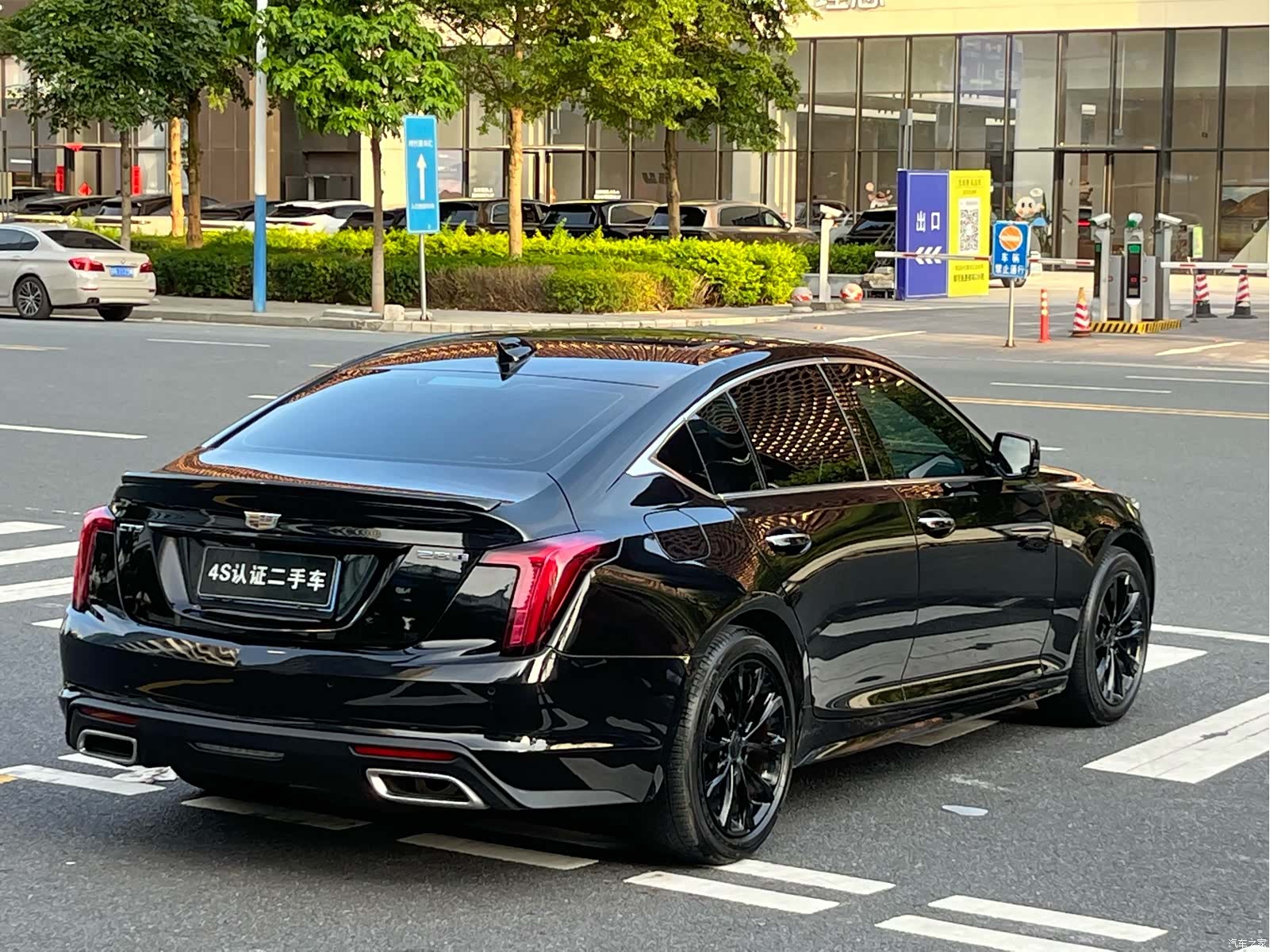 Cadillac CT5, 2023 все фото
