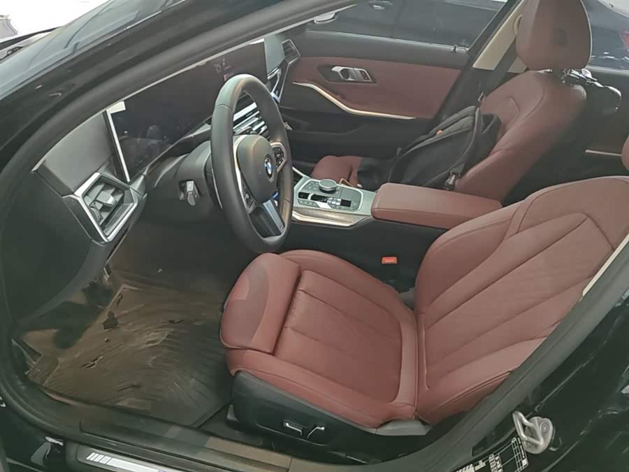 BMW 3 Series 2025, фото 15