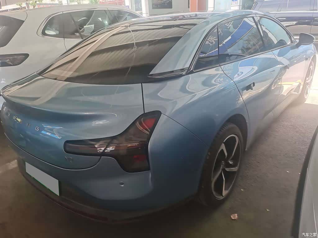 Xpeng Mona M03, 2025 10