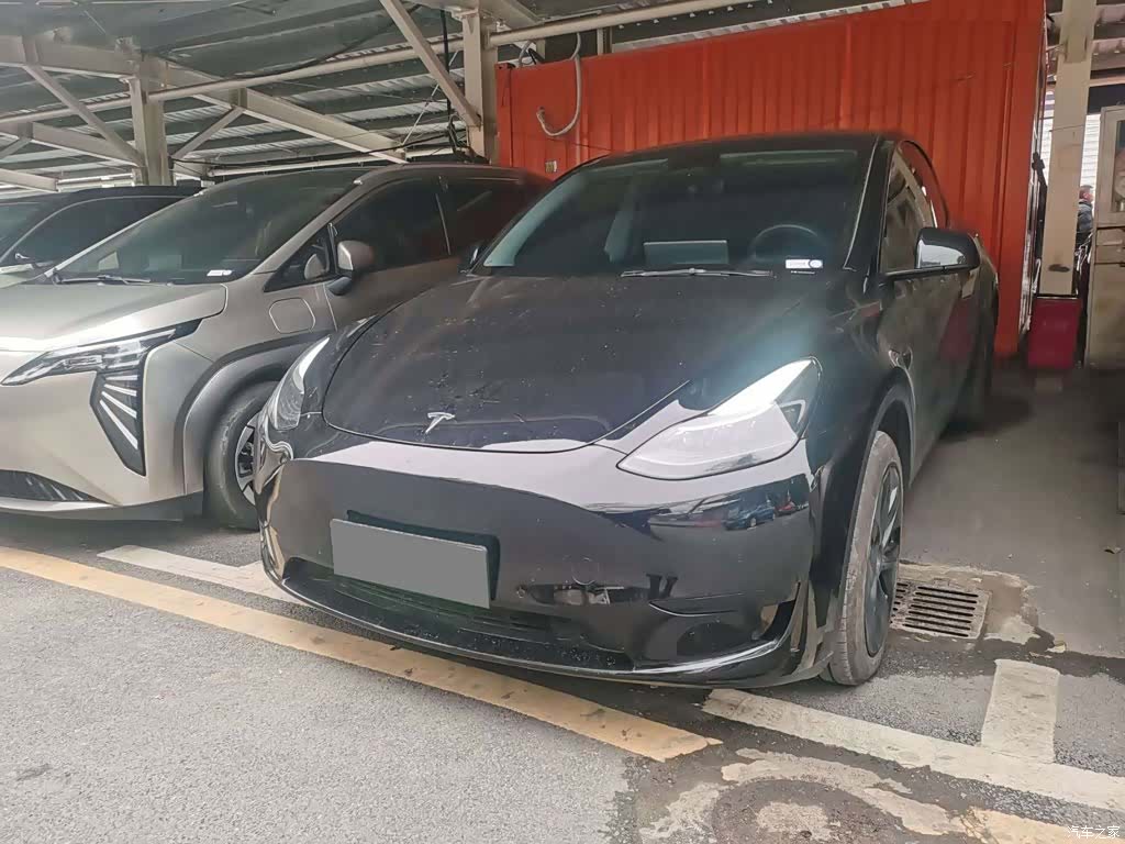 Tesla Model Y, 2024 1
