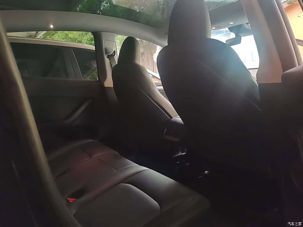 Tesla Model Y, 2024 10