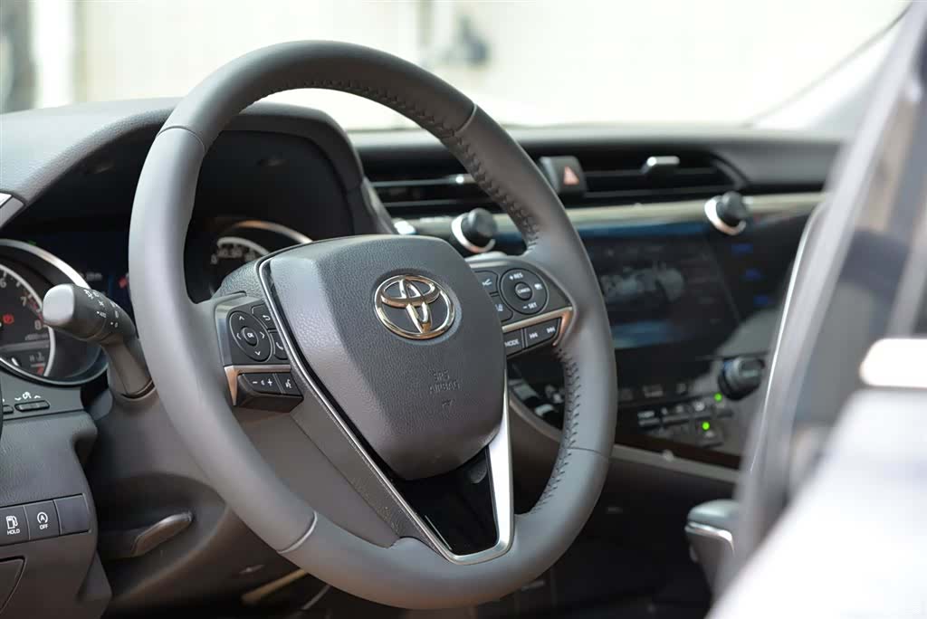 Toyota Camry, 2021 6