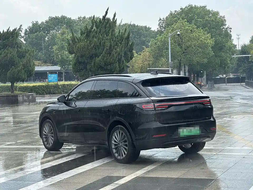 Leapmotor C11