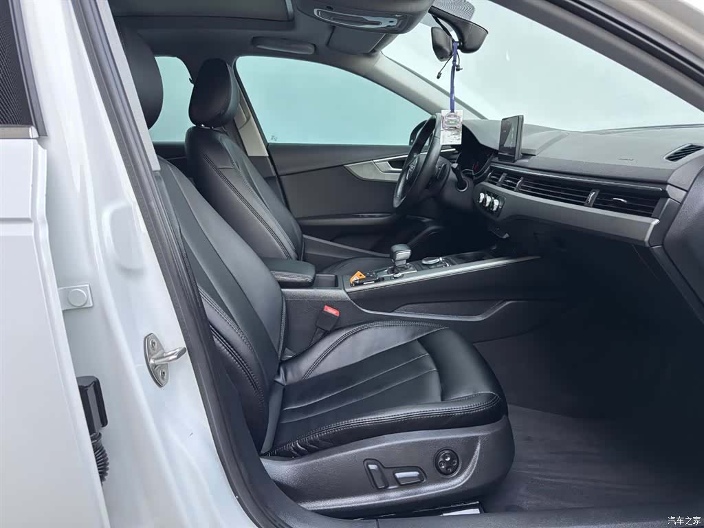 Audi A4L, 2019 12