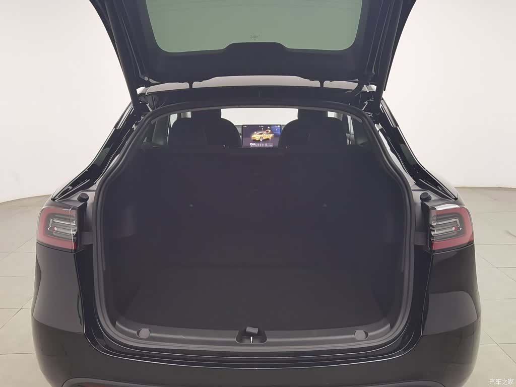 Tesla Model Y, 2022 16