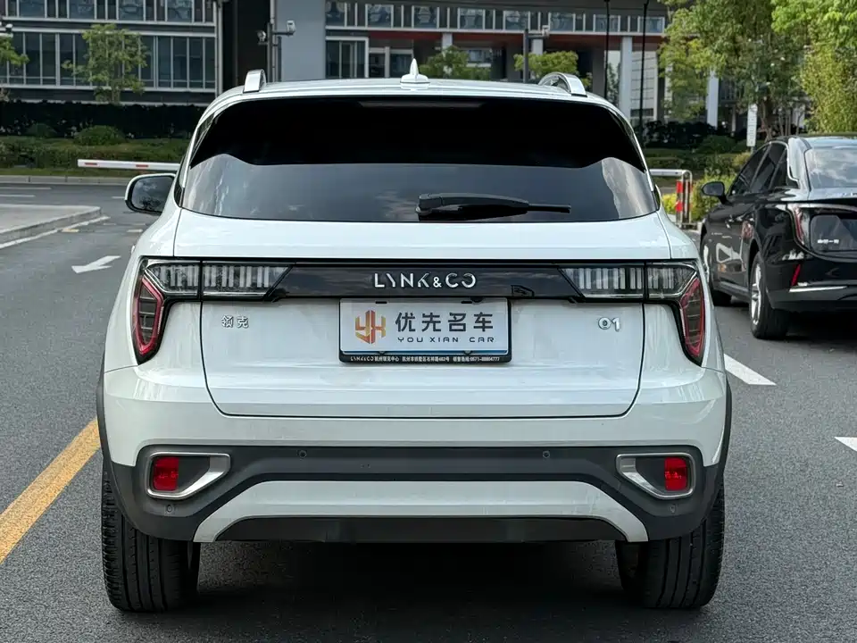 Lynk & Co 01