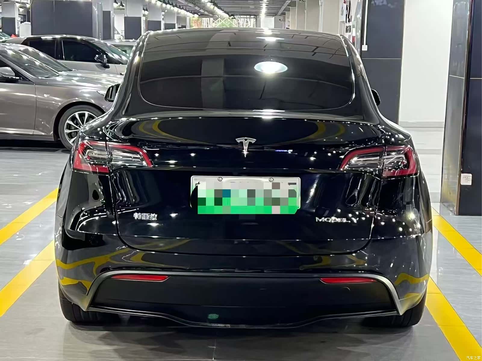 Tesla Model Y, 2023 все фото