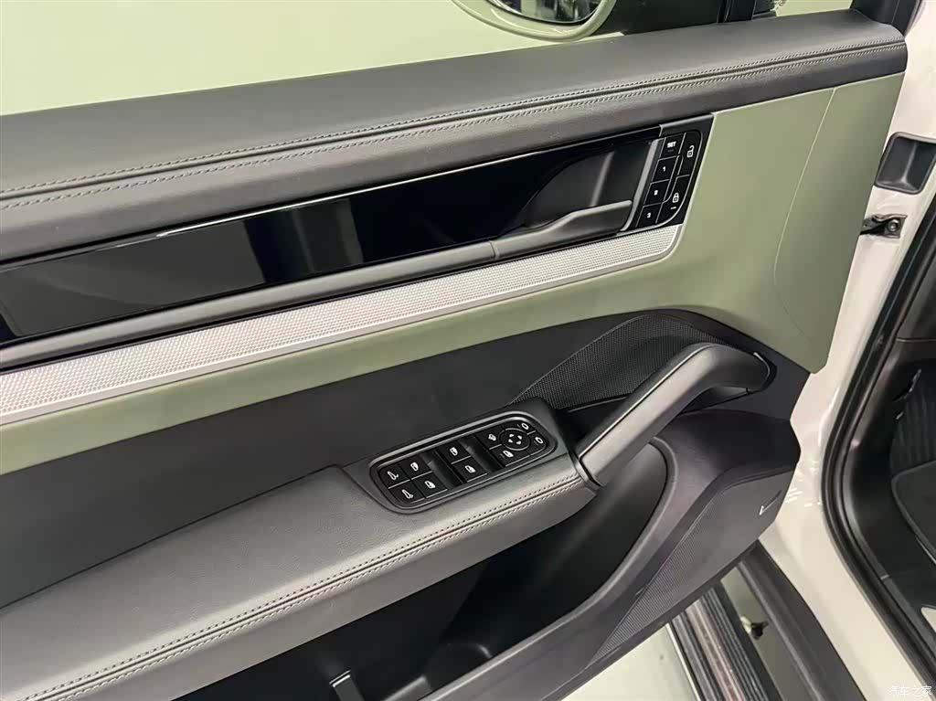 Porsche Cayenne, 2024 13