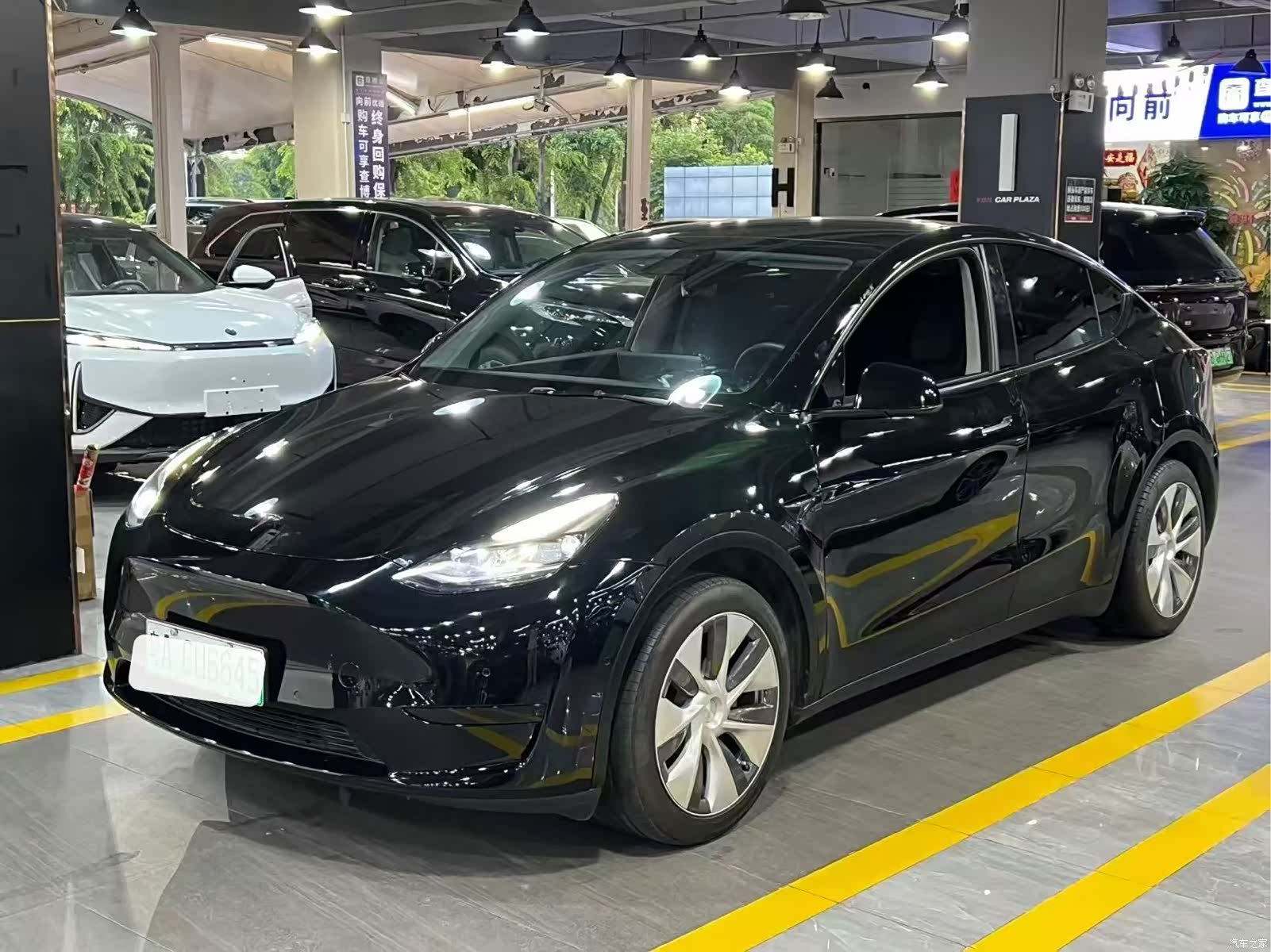 Tesla Model Y, 2023 1