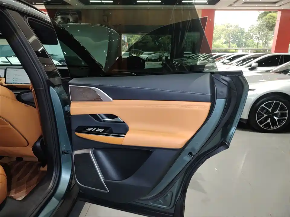 XPENG G9