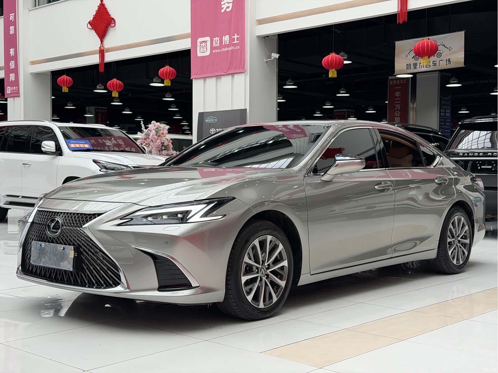 Lexus ES, 2025 1