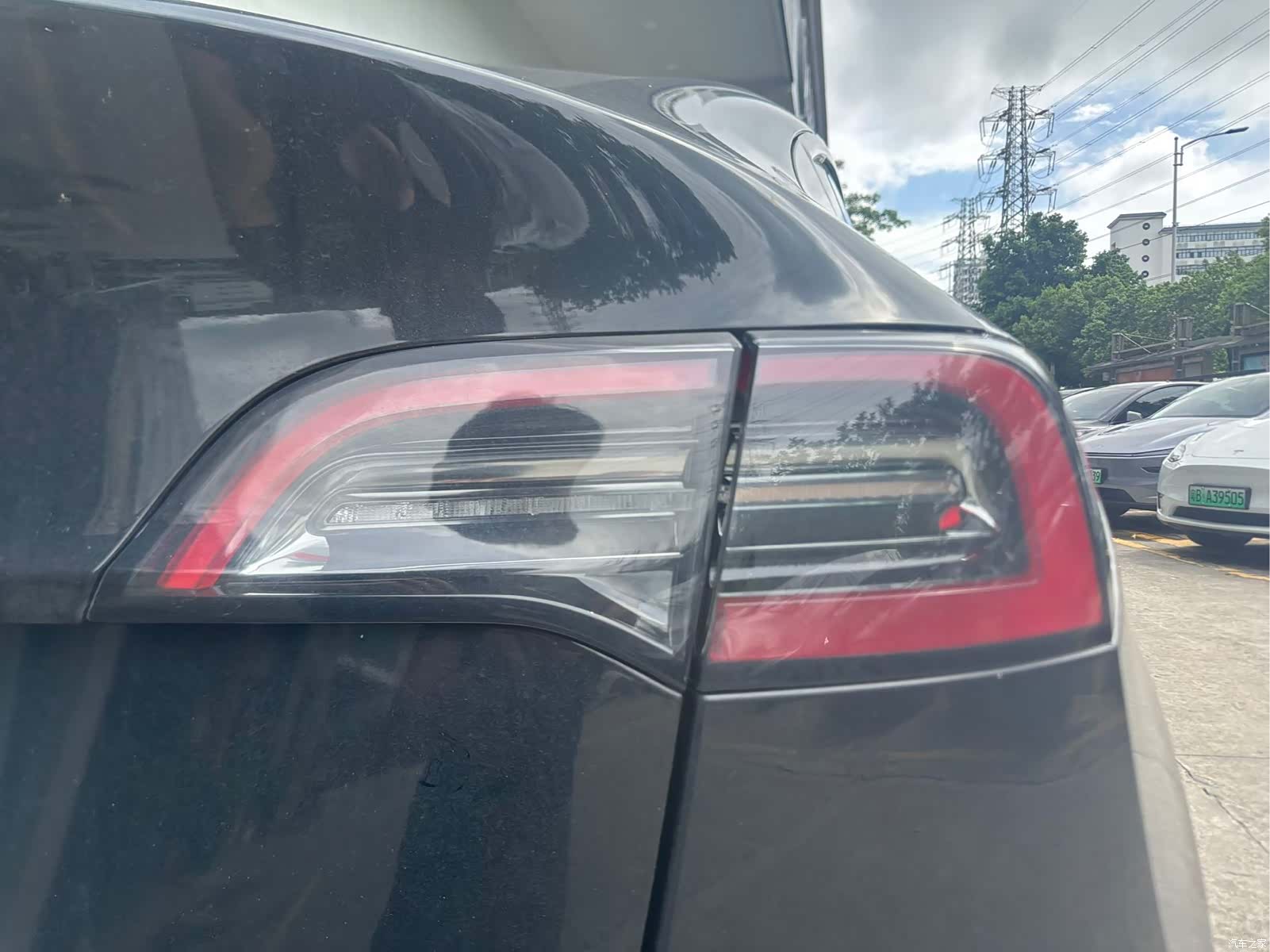 Tesla Model Y, 2023 17