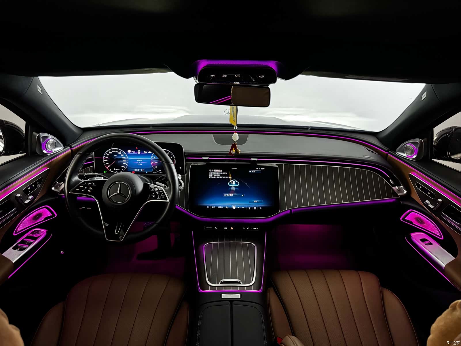 Mercedes-Benz E-Class, 2024 13