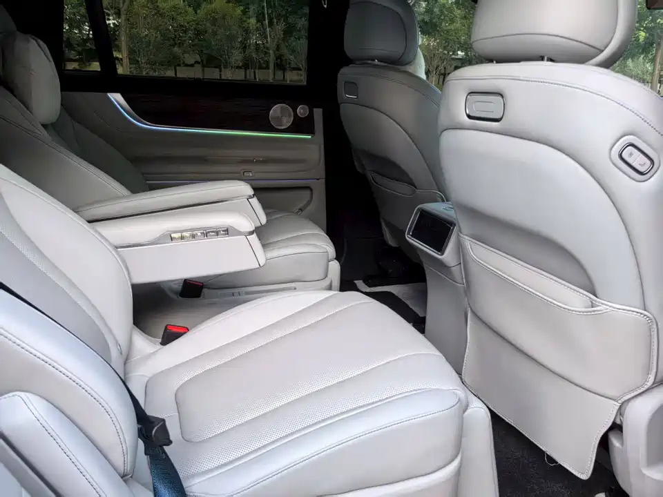 AITO Ask the world M9