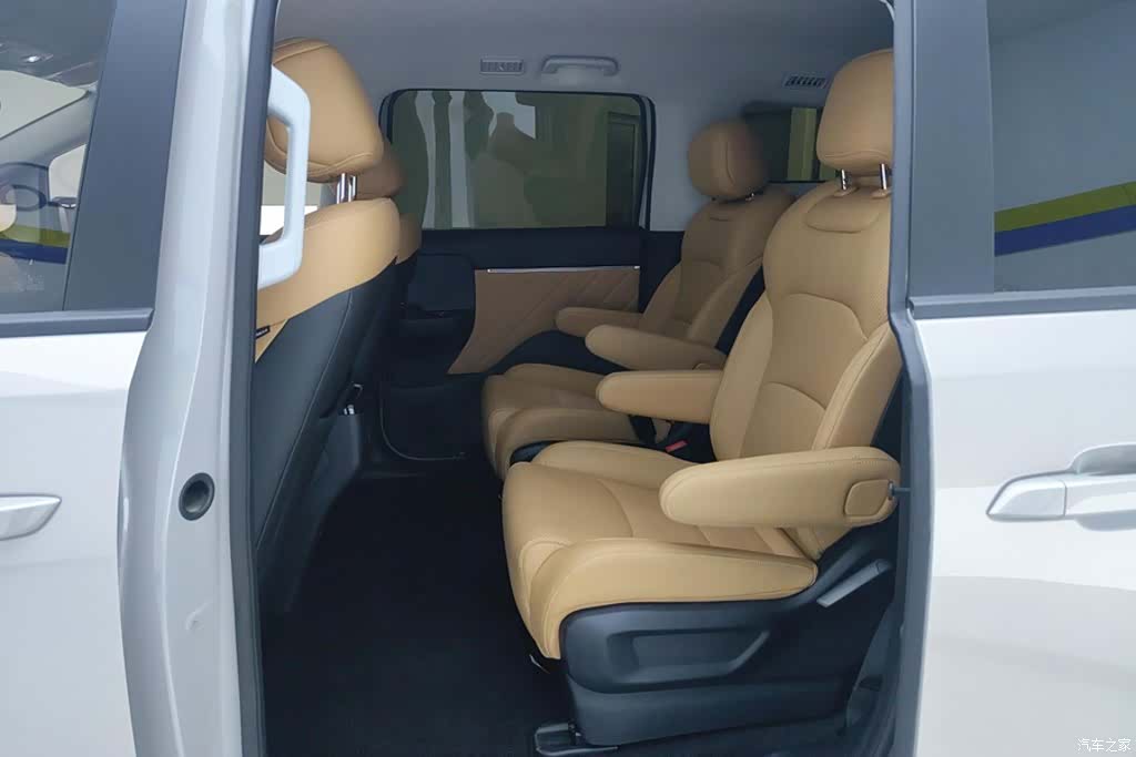 Wuling 730, 2025 11