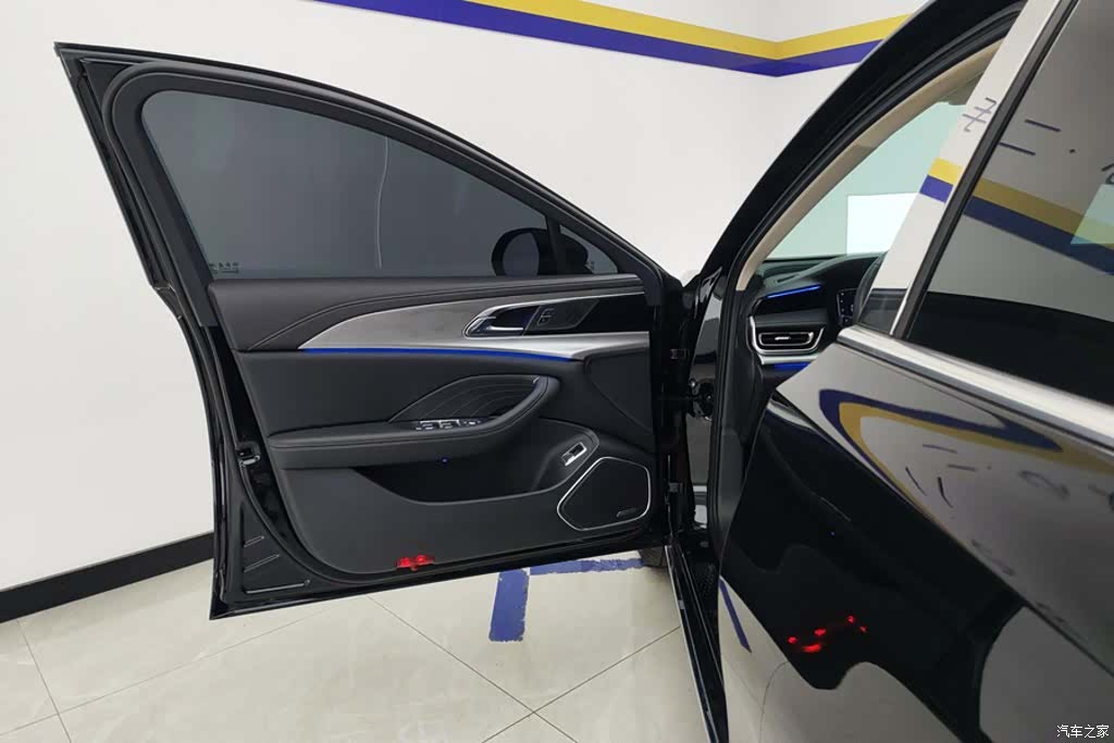 Hongqi H5, 2024 7