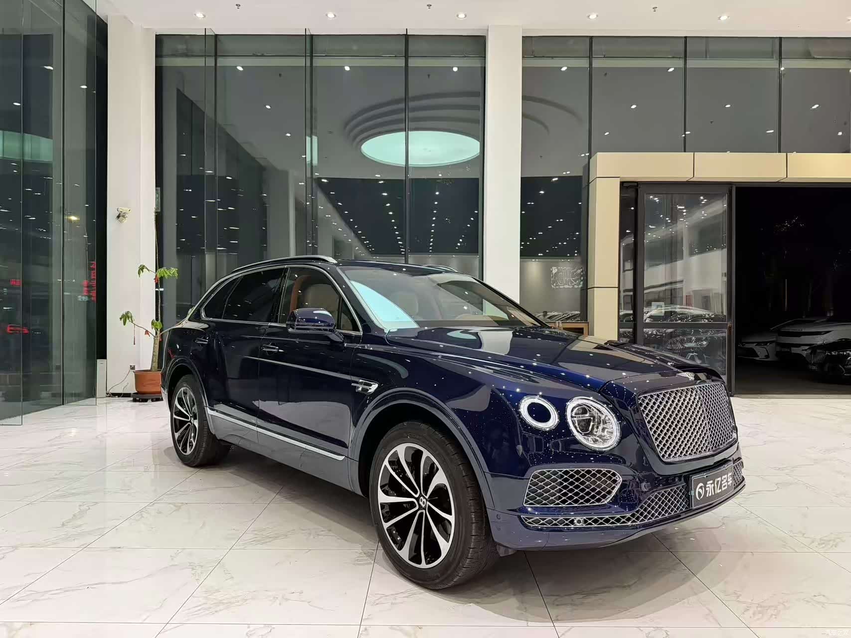Bentley Bentayga, 2017 3