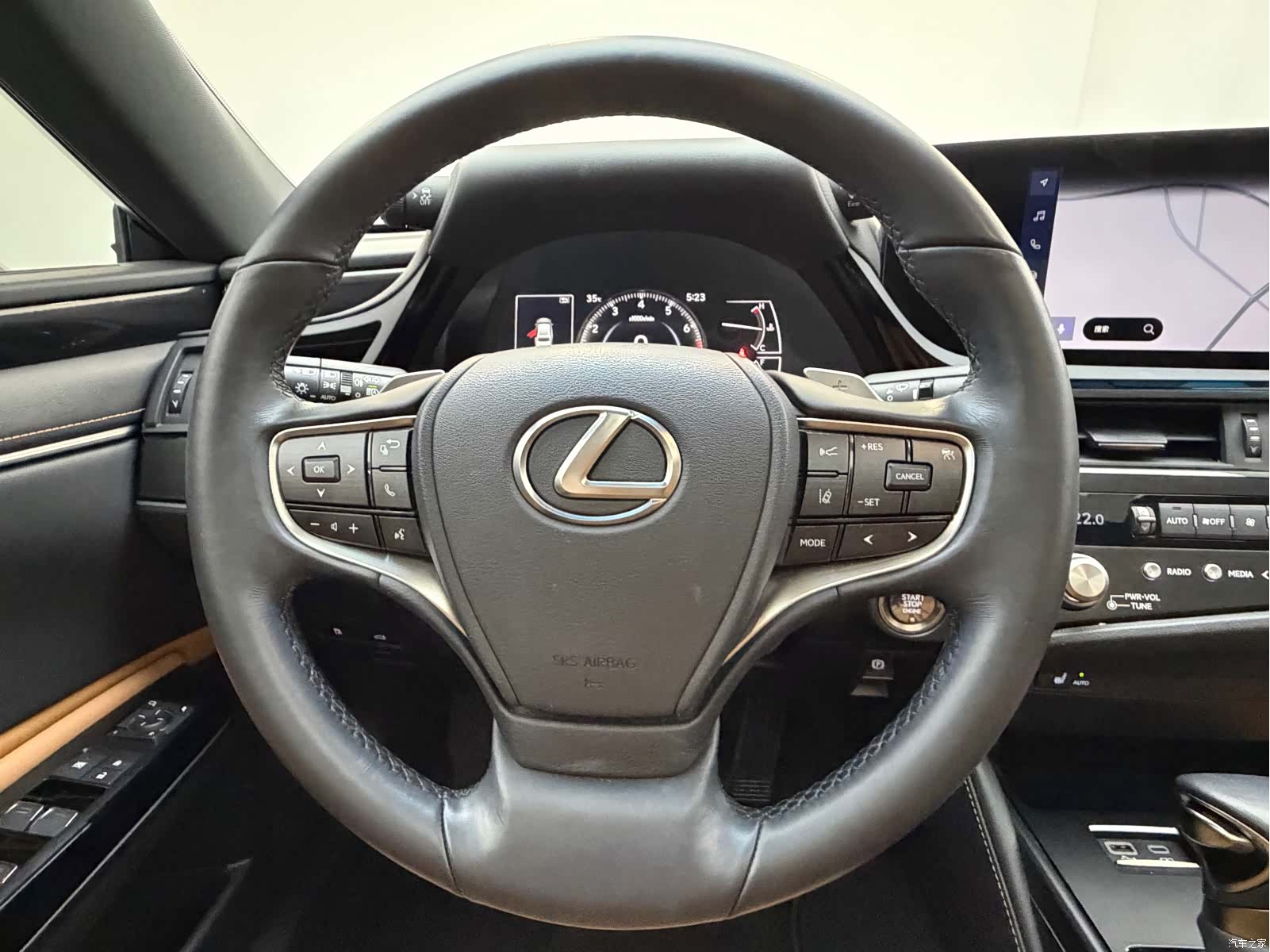 Lexus ES, 2024 11
