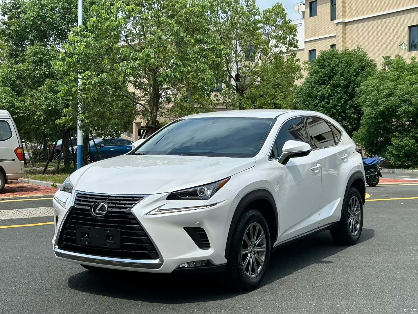 Lexus NX, 2019 1