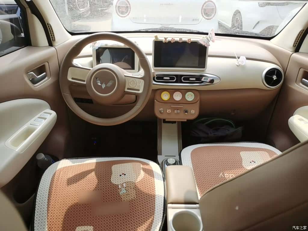 Wuling MINIEV, 2025 10