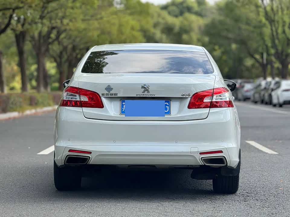 Peugeot 408