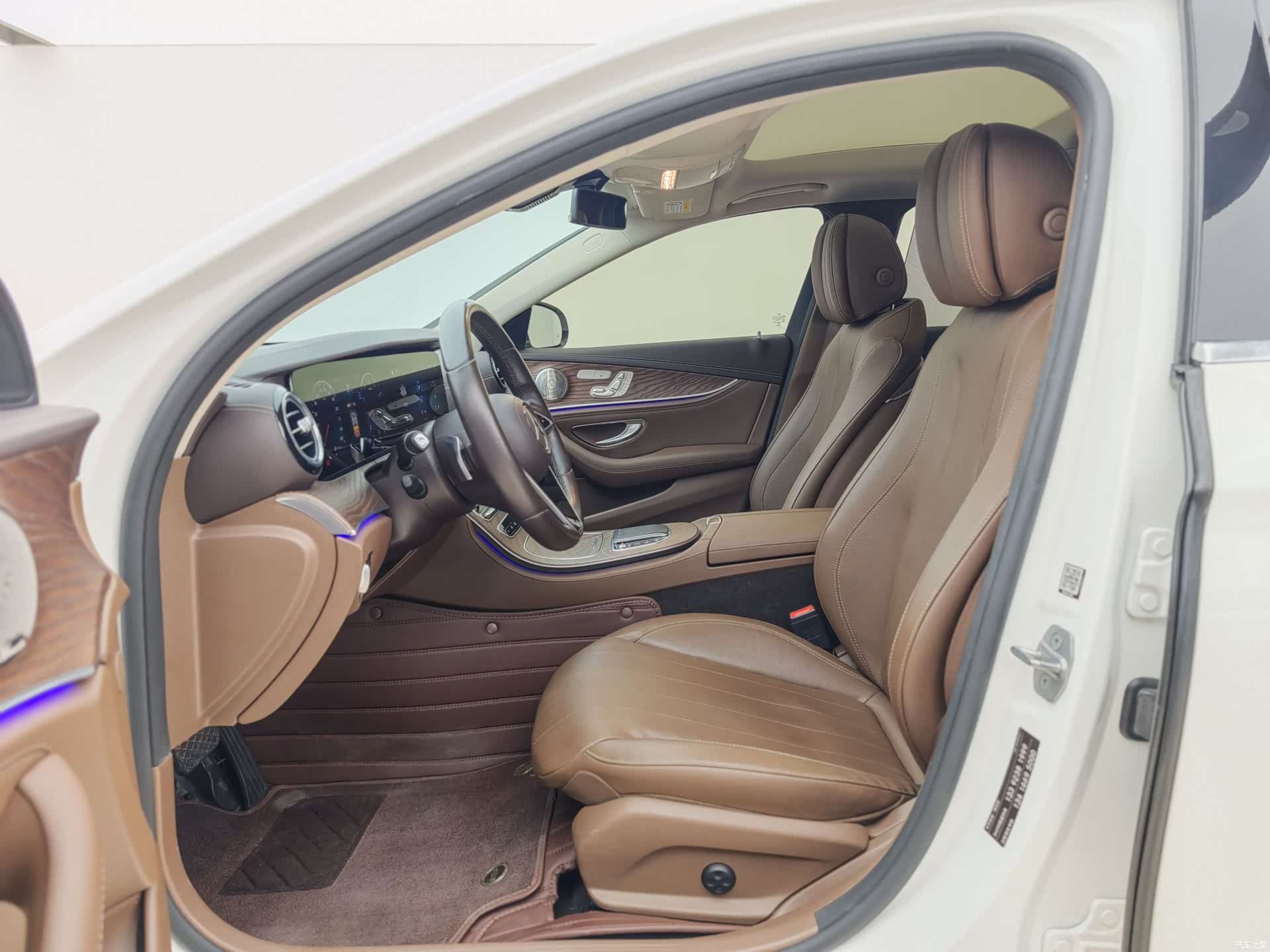 Mercedes-Benz E-Class, 2021 3