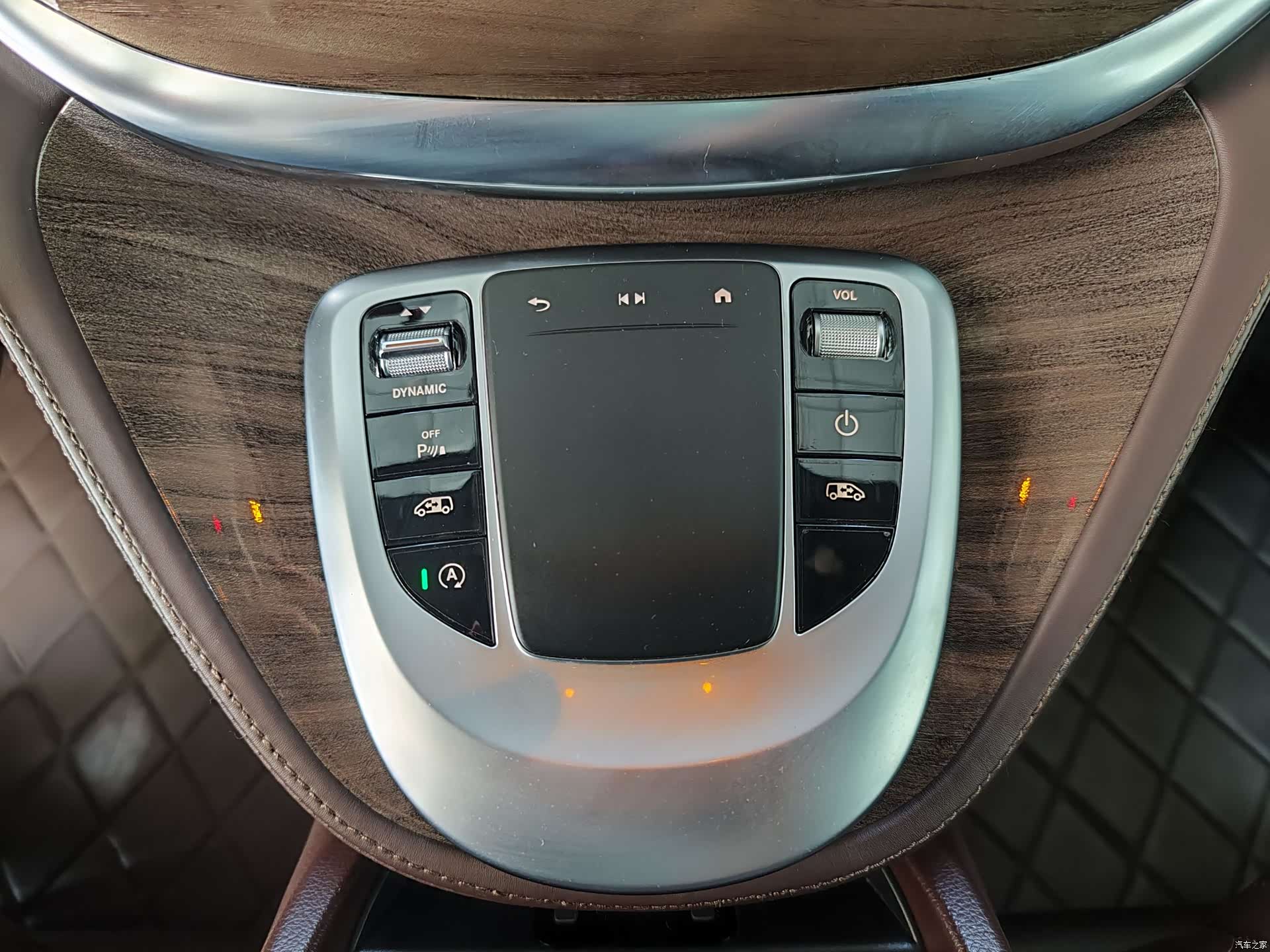 Mercedes-Benz V-Class, 2022 19