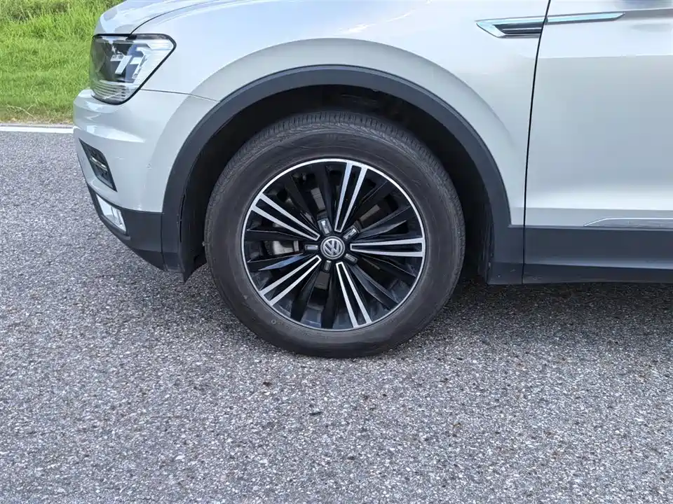 Volkswagen Tiguan L