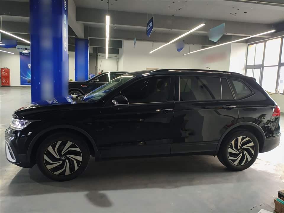 Volkswagen Tiguan L