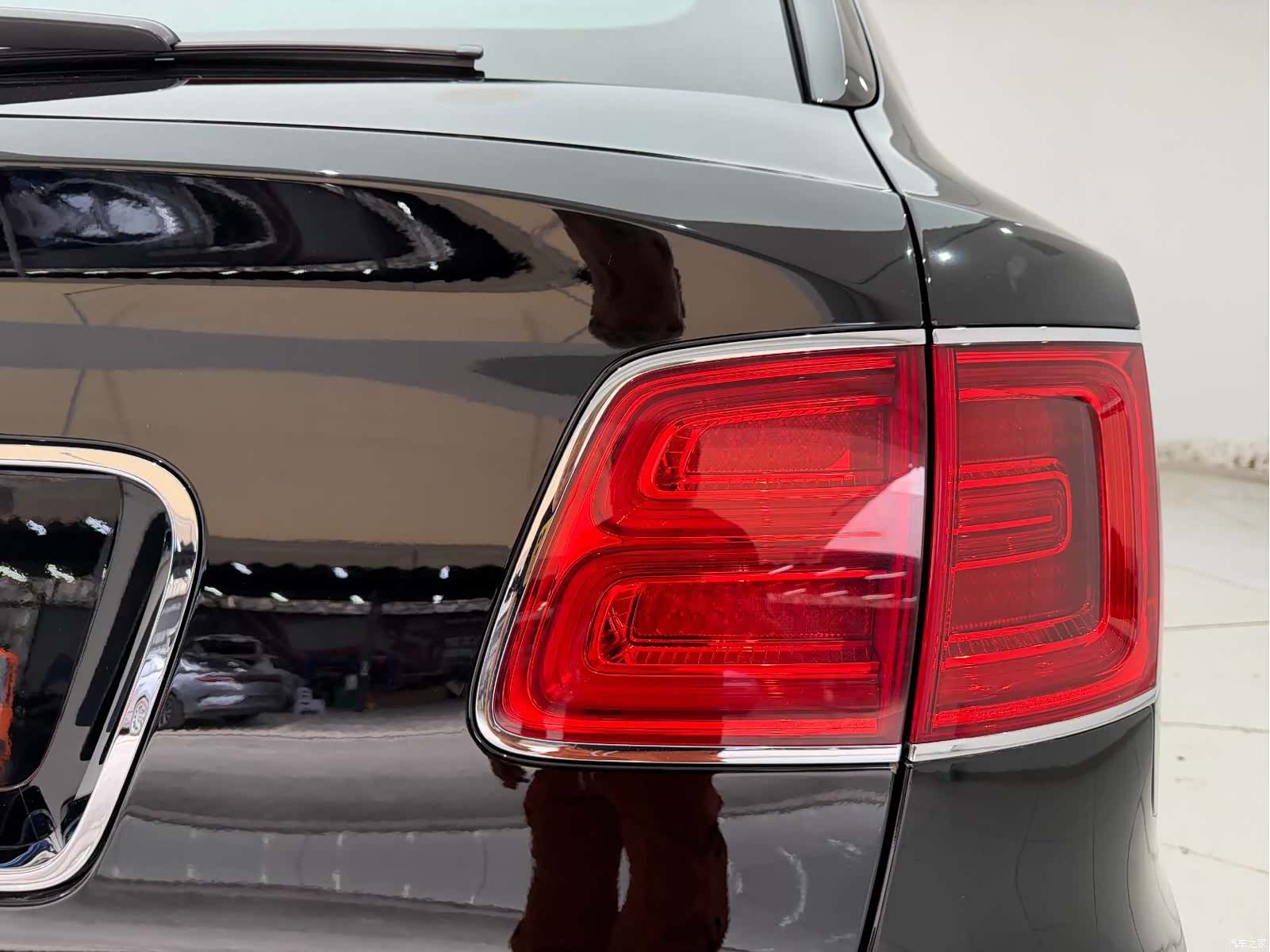 Bentley Bentayga, 2019 10