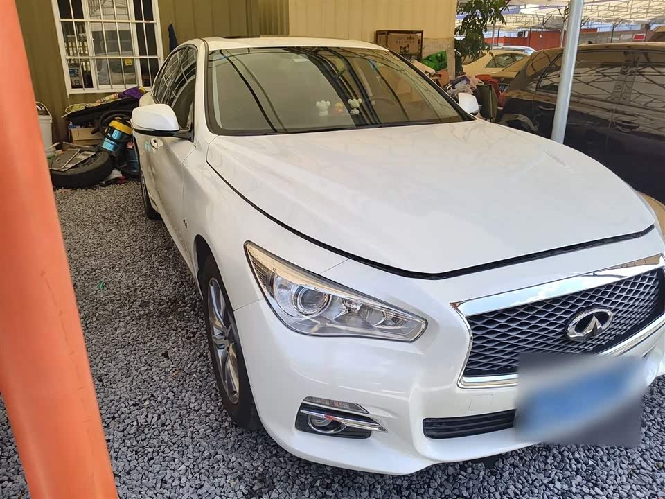Infiniti Q50L