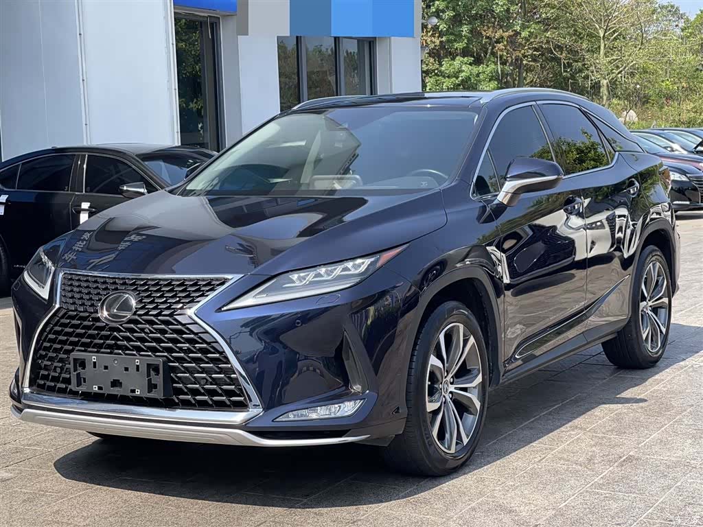 Lexus RX, 2022 1