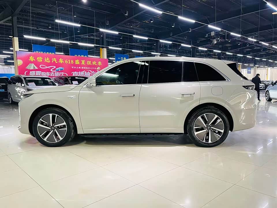 Li Auto Ideal L6